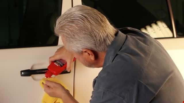 Mothers Polish - How to Remove surface scratches in your paint 